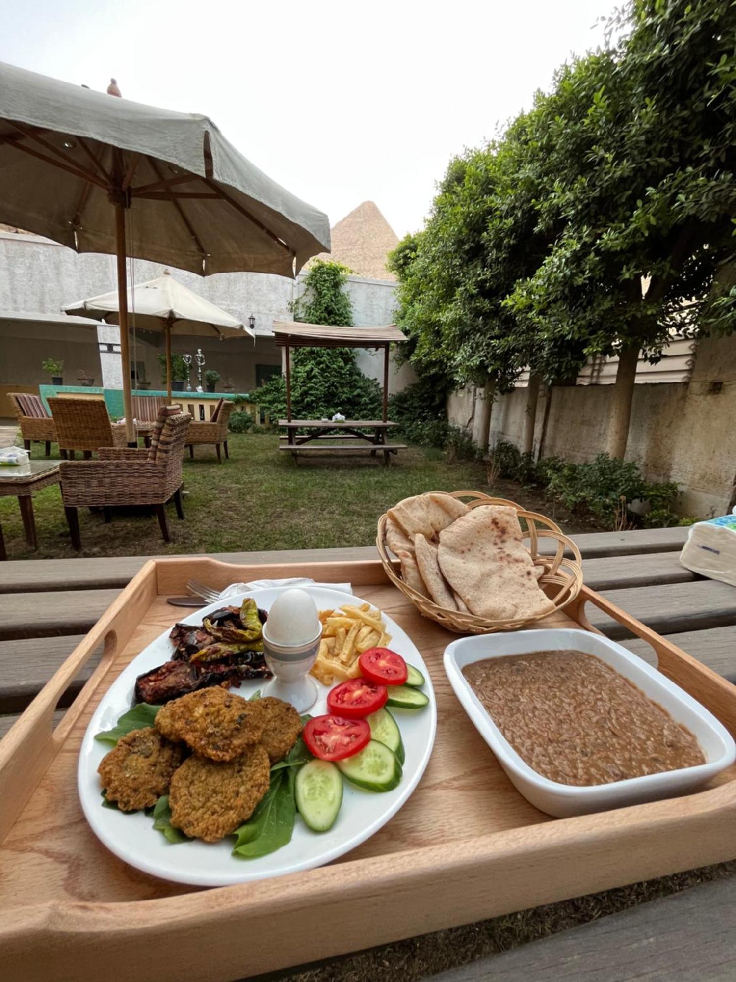 The Grand Pyramids View Hotel Kafrat al Jabal Bagian luar foto