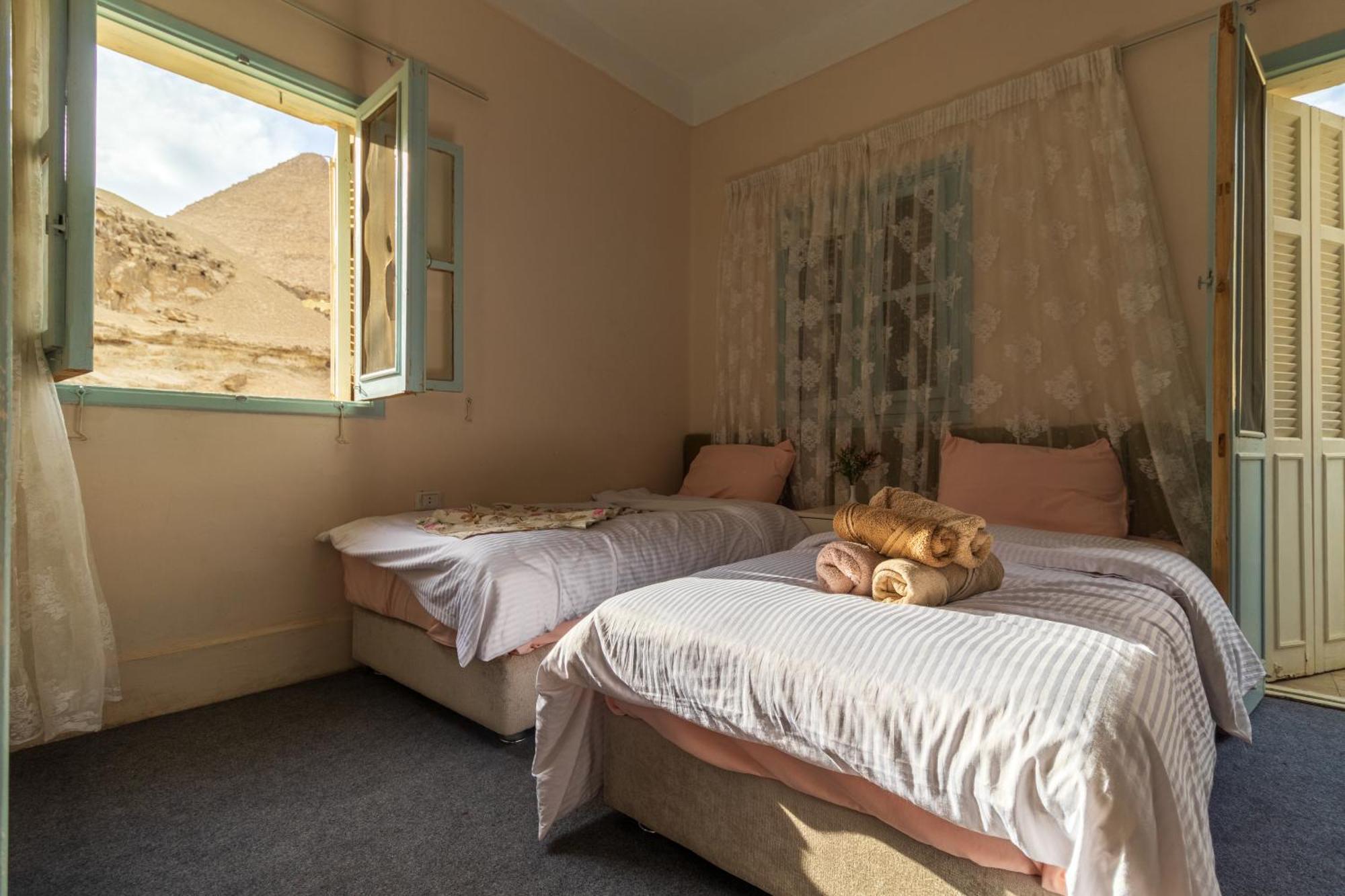 The Grand Pyramids View Hotel Kafrat al Jabal Ruang foto