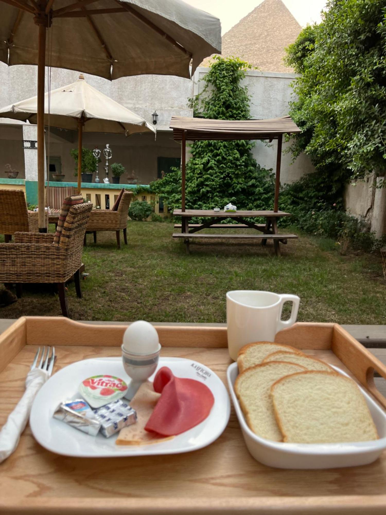The Grand Pyramids View Hotel Kafrat al Jabal Bagian luar foto