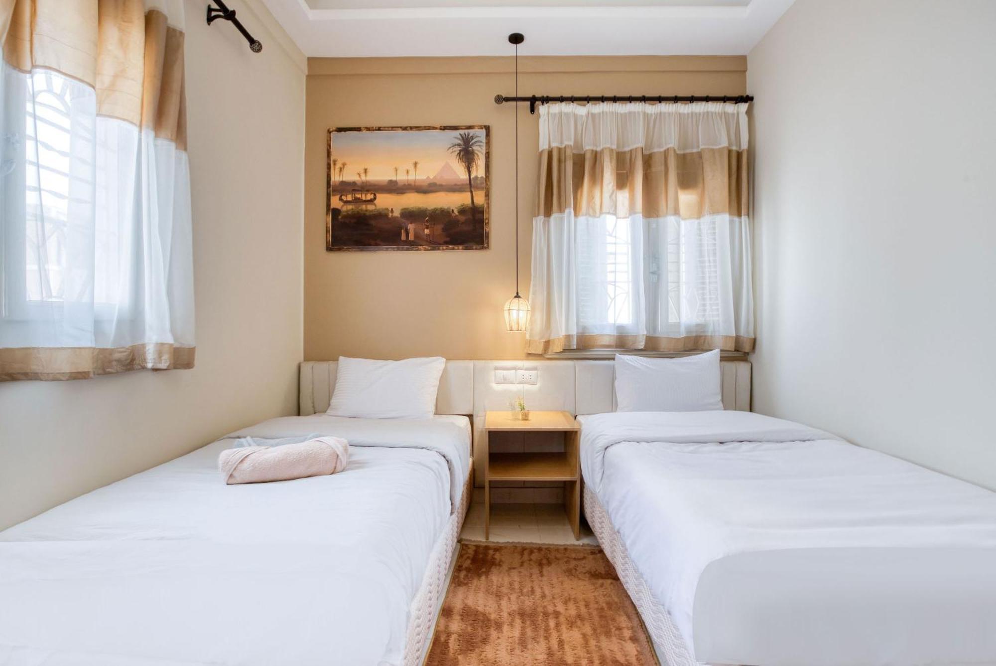 The Grand Pyramids View Hotel Kafrat al Jabal Ruang foto
